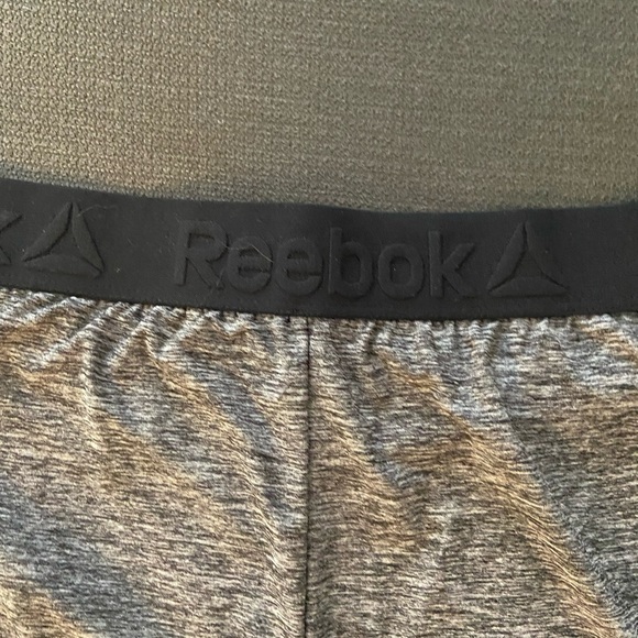 Reebok shorts Large - Picture 4 of 5